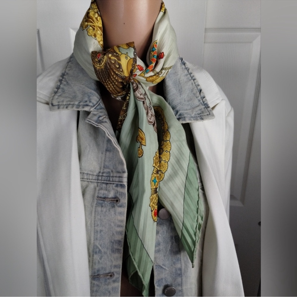 Hermes Kosmima Vintage Silk Scarf with Green and Gold Pattern - Picture 9 of 12